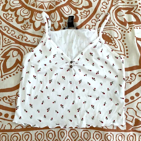 Adorable 🍒 cherry top. - Picture 1 of 2